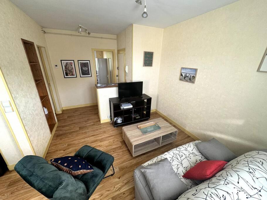Appartement Proche De L'Hyper-Centre Avec Garage Caen Dış mekan fotoğraf