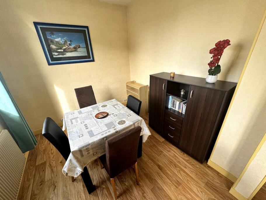 Appartement Proche De L'Hyper-Centre Avec Garage Caen Dış mekan fotoğraf