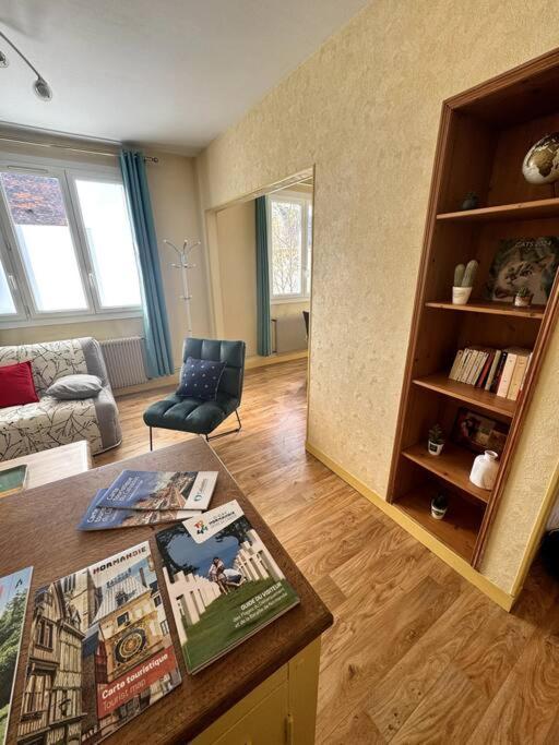 Appartement Proche De L'Hyper-Centre Avec Garage Caen Dış mekan fotoğraf